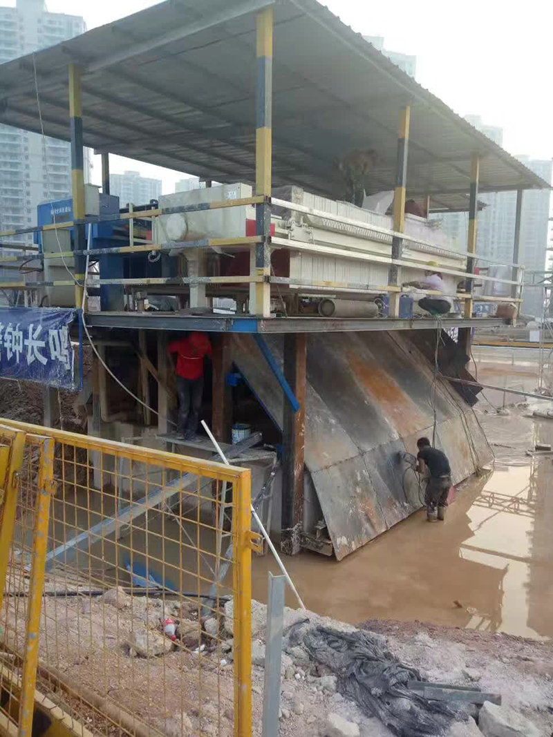 打桩污水处理现场(图1)